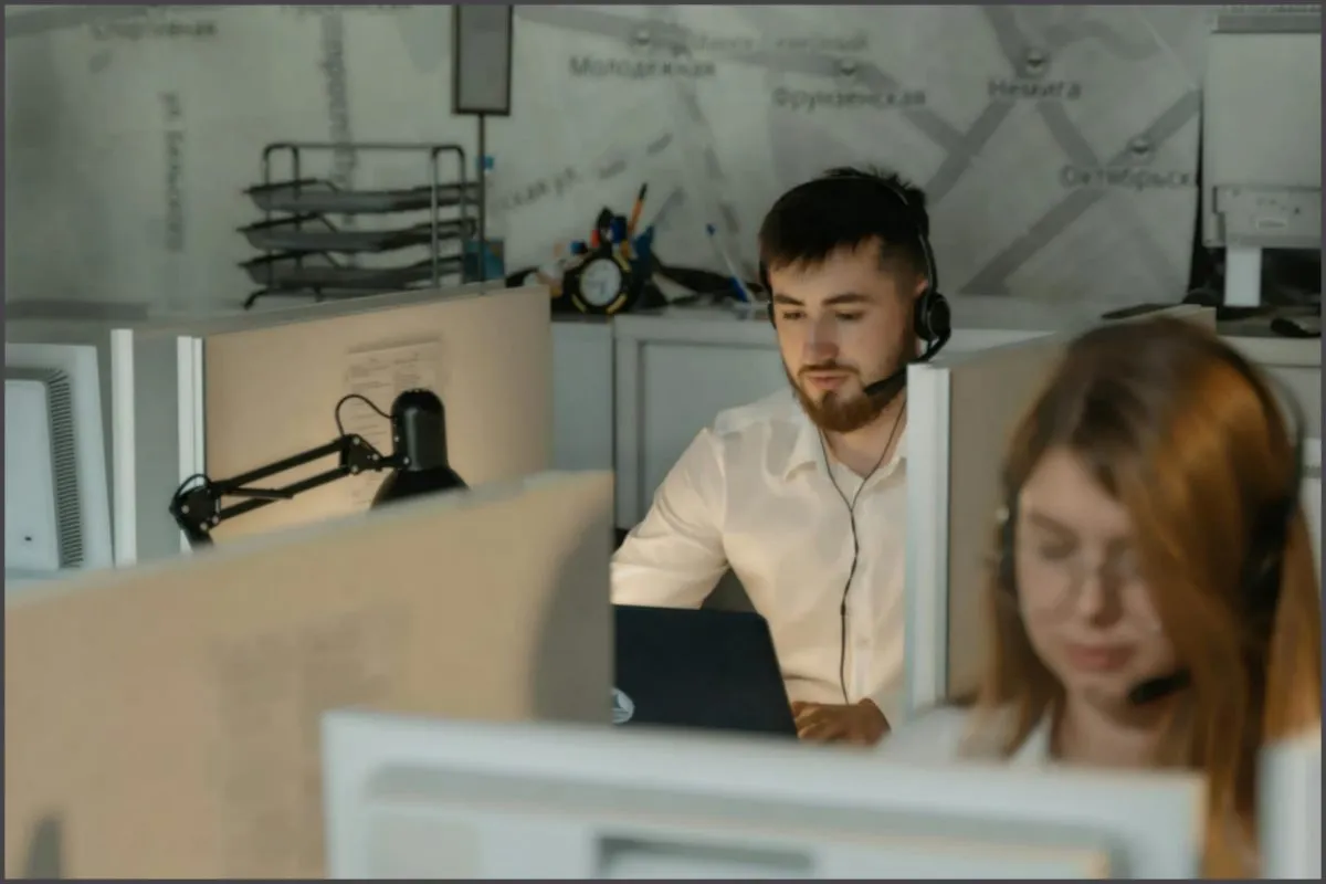Como montar um call center Como montar um call center