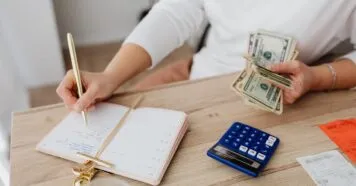 Descubra onde seu dinheiro vai todo mês de forma fácil Descubra onde seu dinheiro vai todo mês de forma fácil