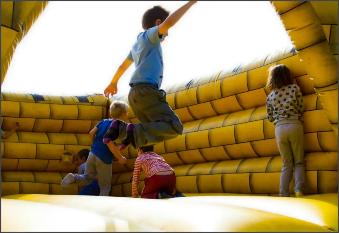 O que avaliar antes de contratar pula pula para aniversário infantil