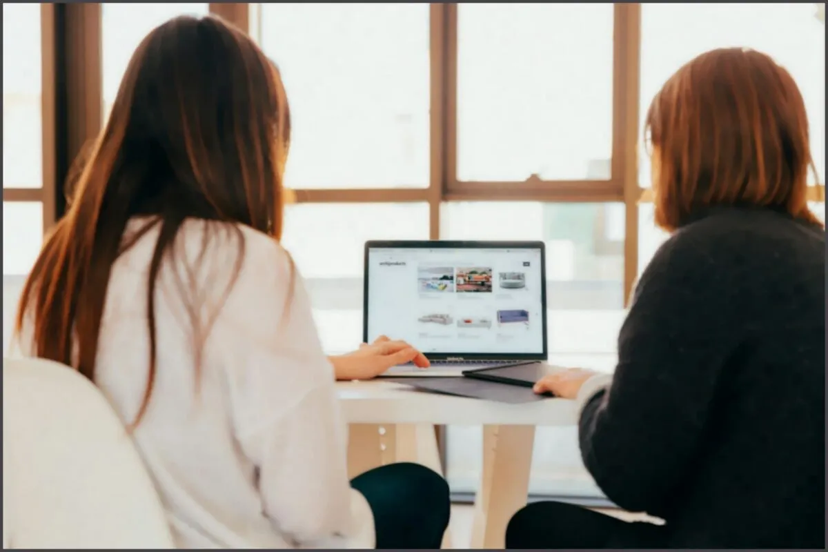 Dependência das redes sociais leva pequenos negócios a investir em sites próprios em 2026